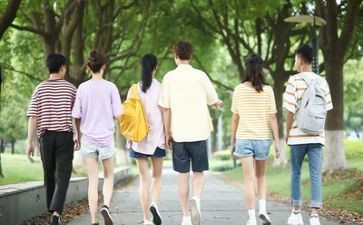 大学主持演讲稿5篇
