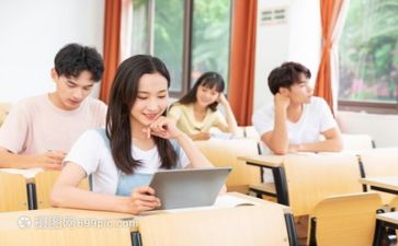 高校教师辞职报告模板6篇