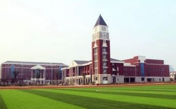 学校管理与工作总结参考8篇